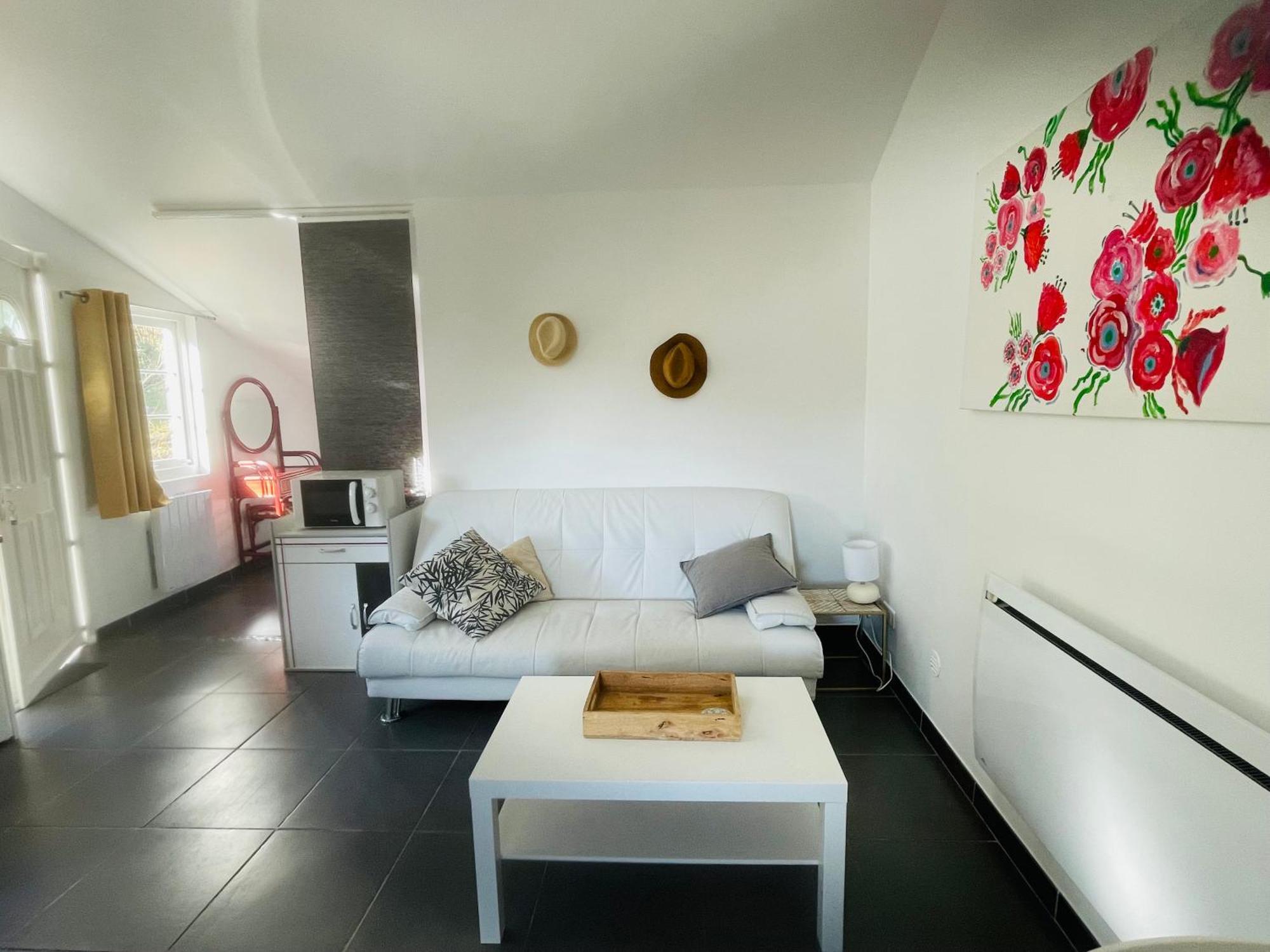 Ambition Zen Presles Hotel Presles  Ngoại thất bức ảnh