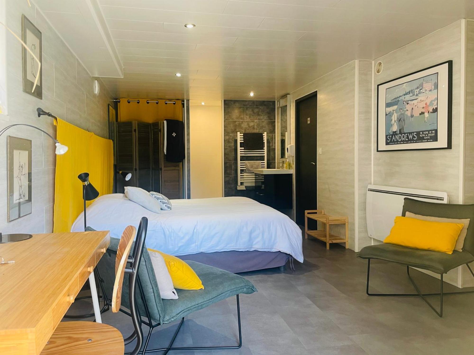Ambition Zen Presles Hotel Presles  Ngoại thất bức ảnh